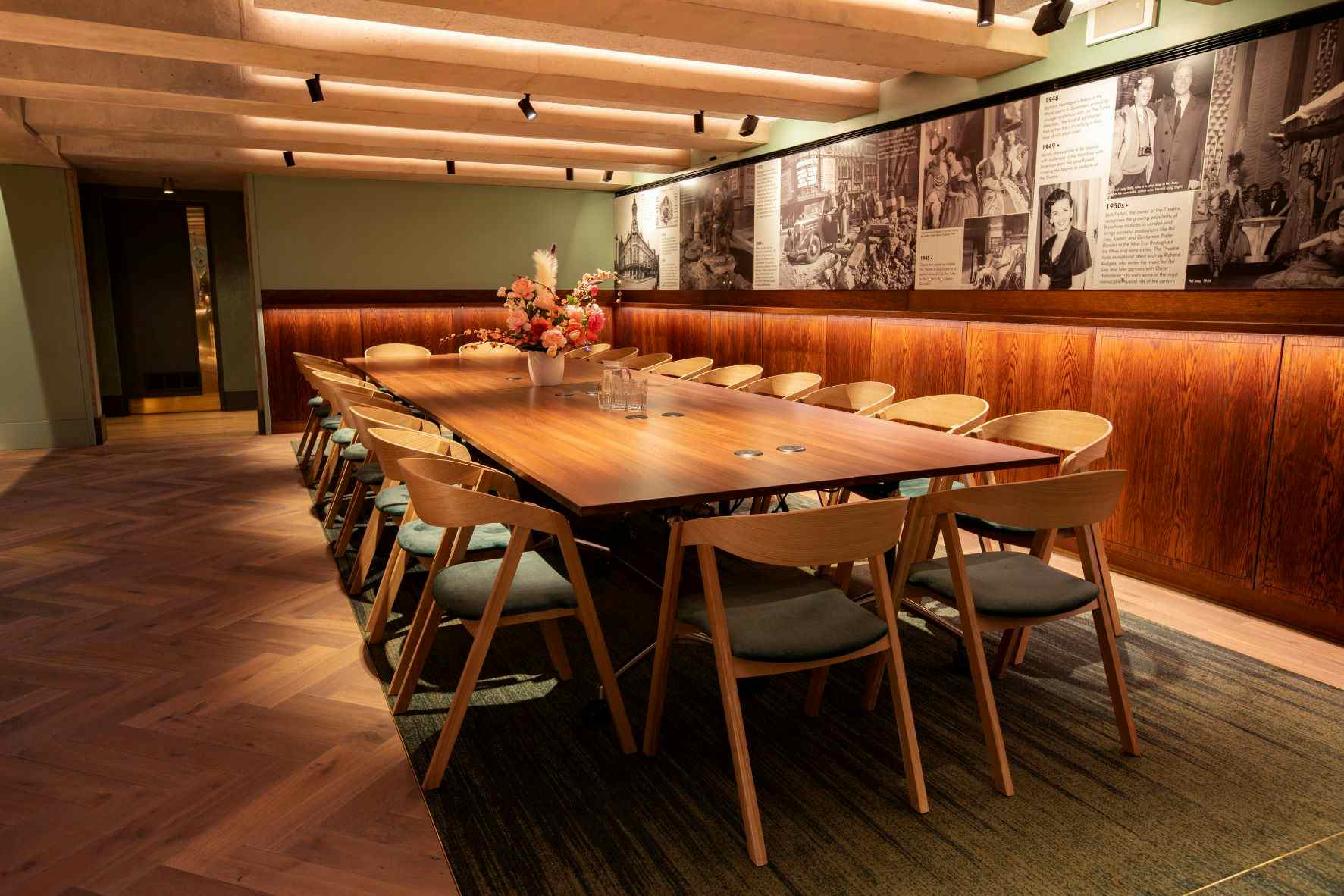 Hire The 1911 Meeting Space, The Shaftesbury Theatre, London • HeadBox